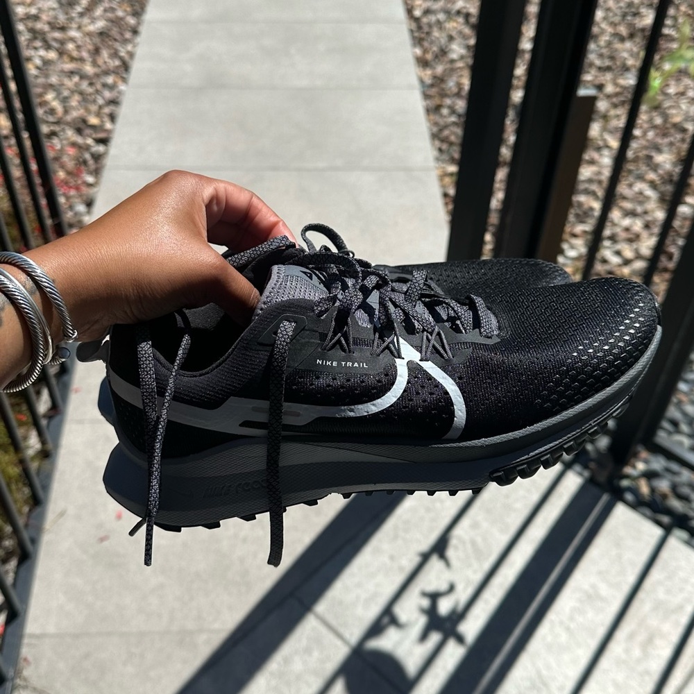 Nike trail react size 10